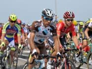 El Tour de Francia, creado en 1903 por el diario L'Auto, es un ejemplo de la estrecha relación entre el deporte y el periodismo deportivo.